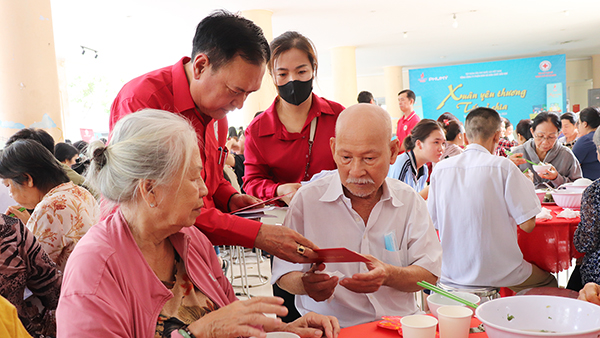 Xuân yêu thương, Tết sẻ chia