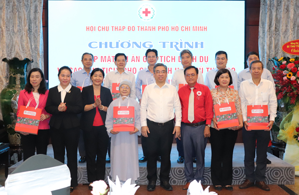 Tri ân cán bộ Hội Chữ thập đỏ