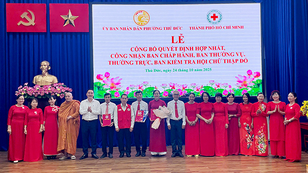 Công bố quyết định hợp nhất Hội Chữ thập đỏ phường Thủ Đức