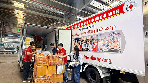 Những chuyến hàng nghĩa tình hướng về thành phố Huế