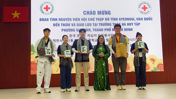 Các hoạt động giao lưu tại Trường THCS Hà Huy Tập