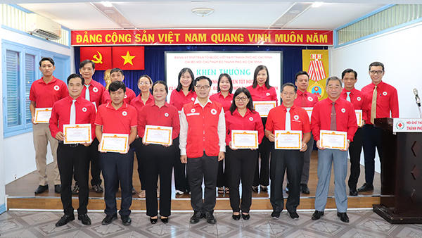 Lan tỏa gương điển hình học tập và làm theo Bác trong công tác nhân đạo