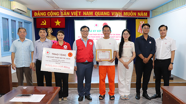 Trao đi cả tấm lòng… để giữ lại những ước mơ
