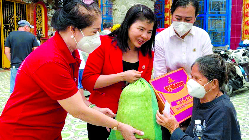 Gương điển hình cán bộ, hội viên, tình nguyện viên sinh năm 1975 (phần 5)