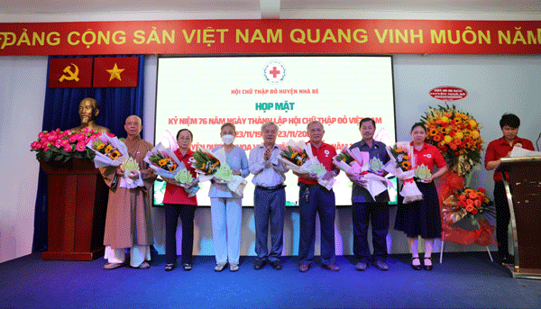 Họp mặt kỷ niệm 76 năm Ngày thành lập Hội Chữ thập đỏ Việt Nam tại huyện Nhà Bè