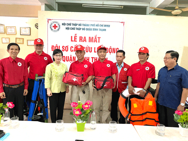 Hội Chữ thập đỏ quận Bình Thạnh ra mắt Đội xe sơ cấp cứu lưu động